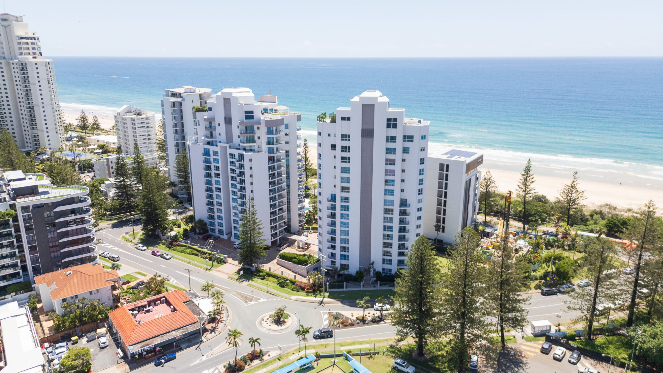 Broadbeach beachfront and foreshore parkland on a clear winter morning near Oceana on Broadbeach
