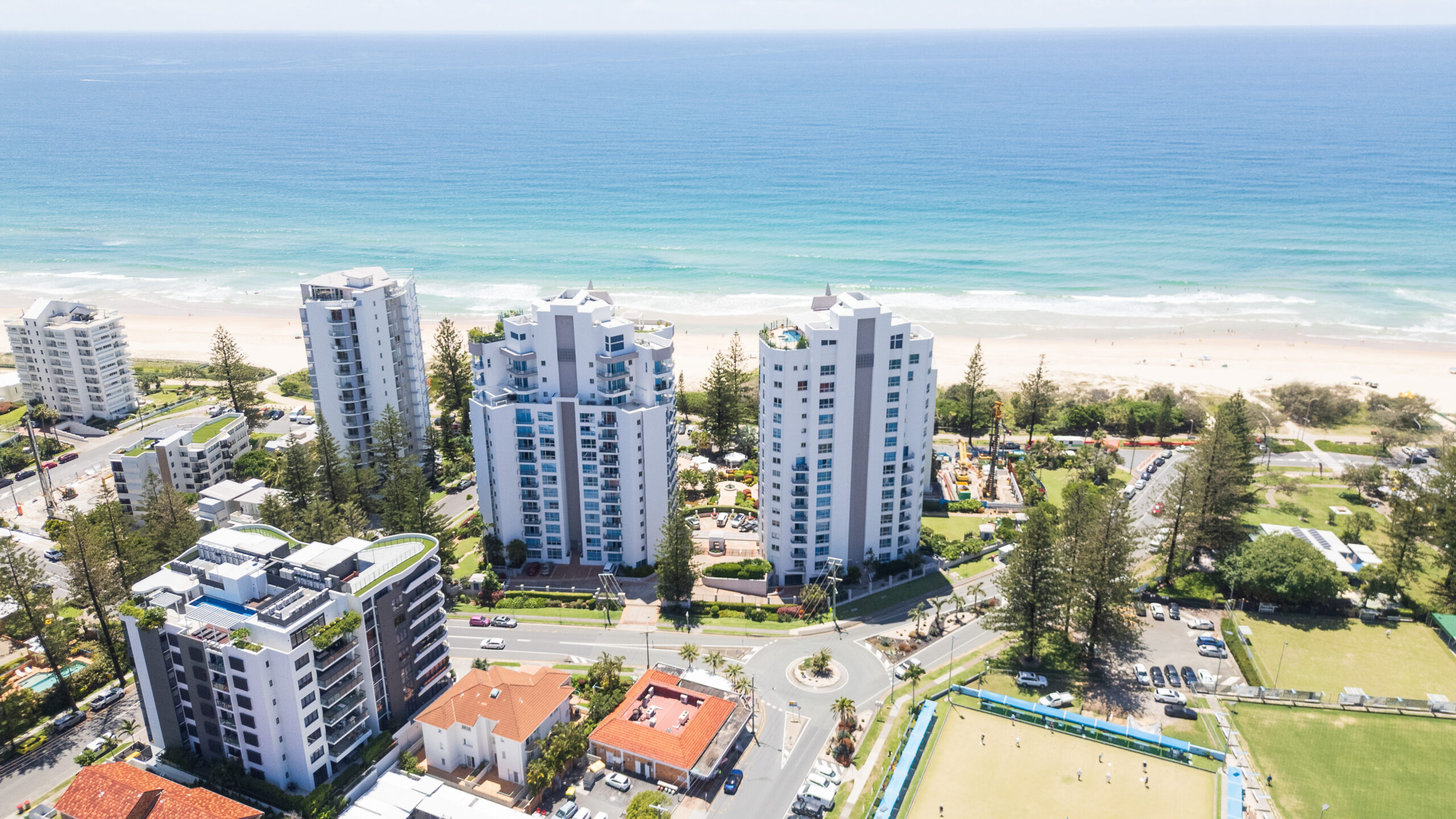 first-night-dinner-broadbeach Southern Broadbeach beachfront strip and Broadbeach Bowls Club greens near Oceana on Broadbeach
